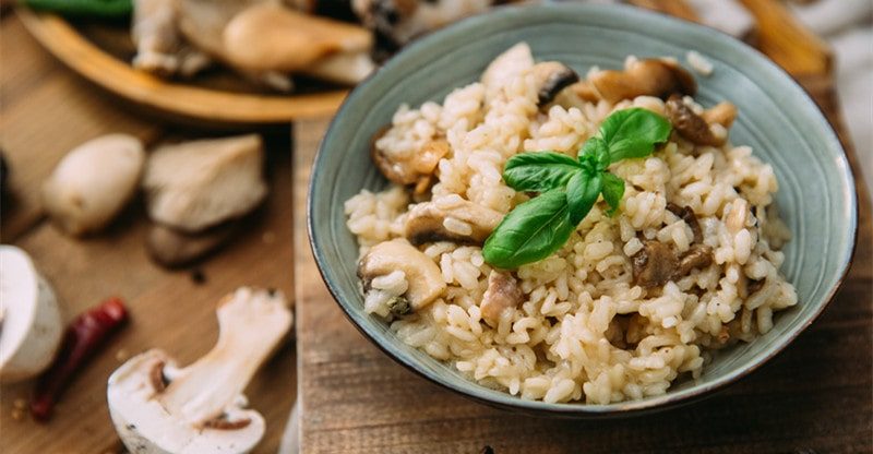 Risotto: Cooking Rice Cooked in Genuine Italian-Model