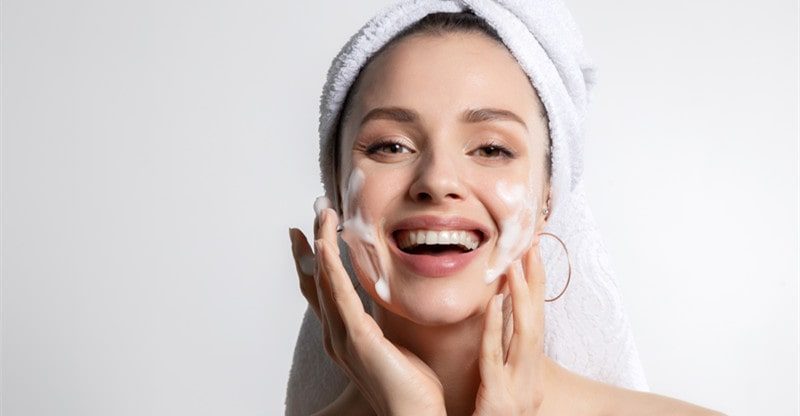 The Professionals And Cons Of Tretinoin To Add Into Your Skincare Routine